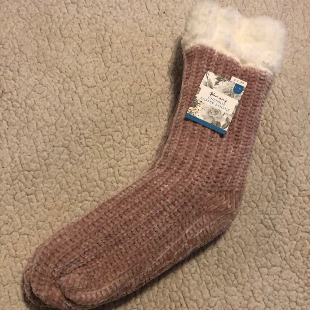 Woman’s slippers 🥿 New with tags